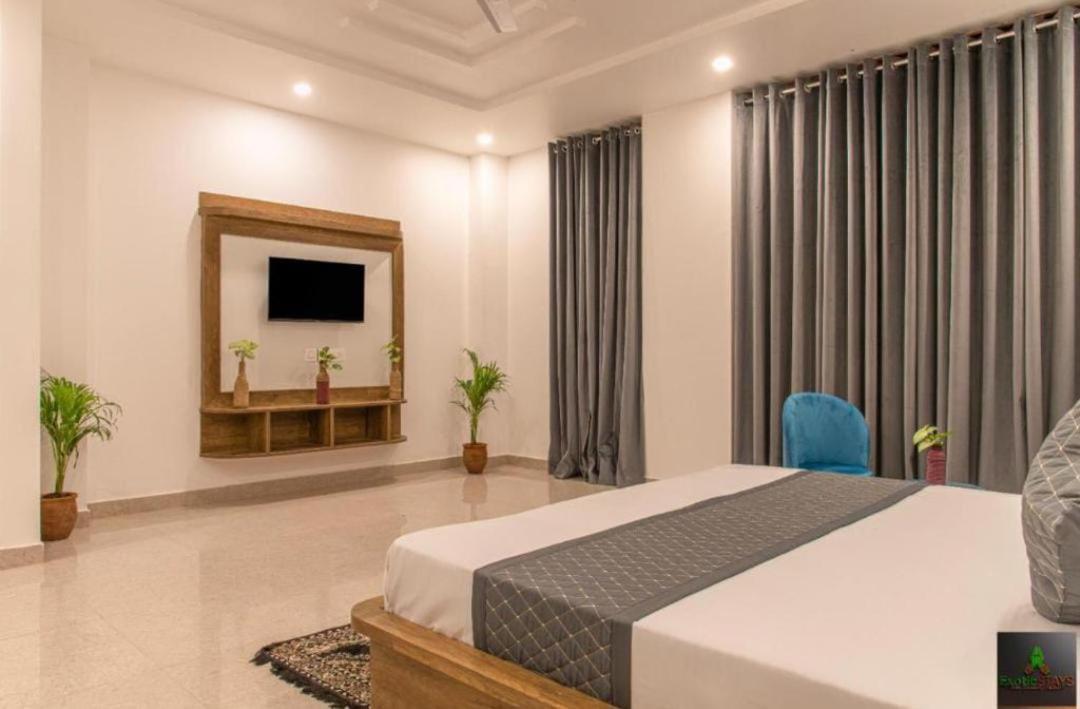 The Hillside Inn Kasauli By Exotic Stays Eksteriør bilde