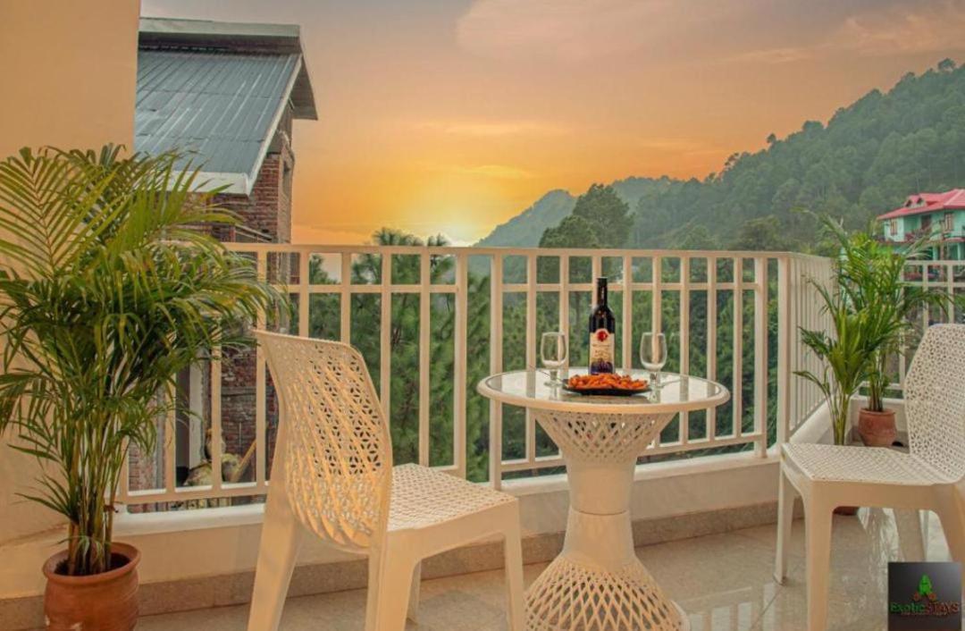 The Hillside Inn Kasauli By Exotic Stays Eksteriør bilde